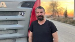 Sivas’ta Kaza! Tır Devrildi: 2 Kişi Hayatını Kaybetti