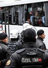 SON DAKİKA | İstanbul Valiliği duyurdu! İzinsiz gösterilere katılan 384 kişi gözaltına alındı