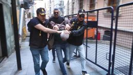 SON DAKİKA | Özgür Özel’e Saldıran Selçuk Tengioğlu Tutuklama Talebiyle Mahkemeye Sevk Edildi