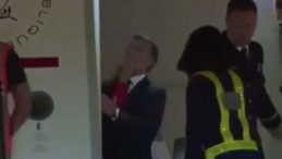 Sosyal Medyayı Şaşkına Çeviren Anlar: Macron’un Eşine Tokat Atıldı!