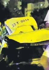 Taksi Elektrik Direğine Çarptı: 2 Kişi Hayatını Kaybetti