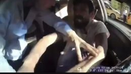 Taksici Bıçaklı Saldırıya Uğradı! Boğazından Yaralandı