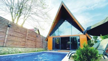 Tekin Ailesinin Bungalov Tatili Kâbusa Dönüşü