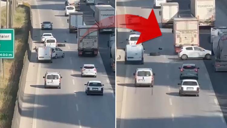 TIR’dan Koptu! Zincirleme Kazaya Neden Oldu… İnanılmaz Anlar Kamerada