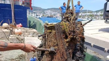 Turistik Destanda Şok Eden Manzara: 30 Ton Katı Atık Toplandı