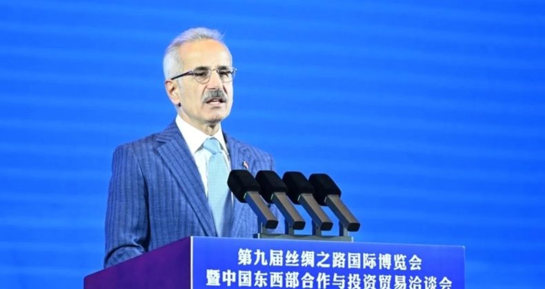 Uraloğlu: Türkiye, Asya ile Avrupa arasında lojistik köprü kuruyor