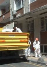 Yaşlı Kadının Evinden 4 Ton Çöp Çıktı