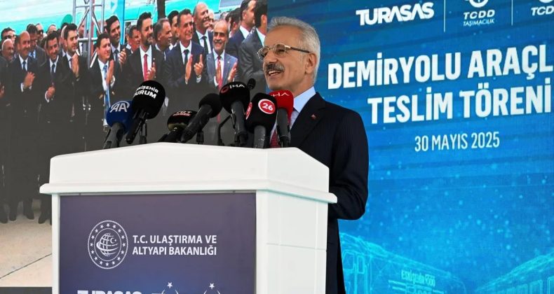 Yeni nesil demiryolu araçları hizmete hazır! Bakan Uraloğlu’ndan açıklama: Yeni bir dönemin kapılarını aralıyoruz