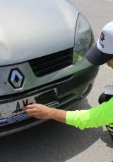 Yer Aksaray: Plakasını bantla kapattı! Savunması pes dedirtti