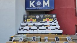 14 Milyonluk Kaçak Güneş Gözlüğü ve Telefon Ele Geçirildi