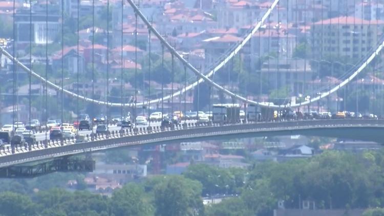 15 Temmuz Şehitler Köprüsü’nde Olaylı Anlar! Taksi Şoförüne Silah Gösterdi…