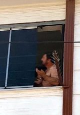 4 Aylık Bebek Pencereden Atılmak Üzereydi! İnanılmaz Kurtarma Operasyonu