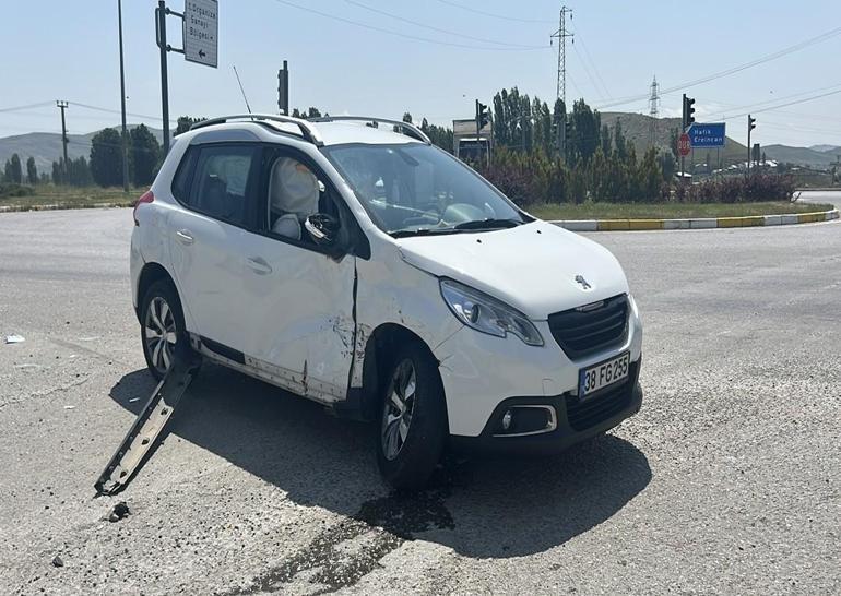 Ambulans ve otomobil kazası