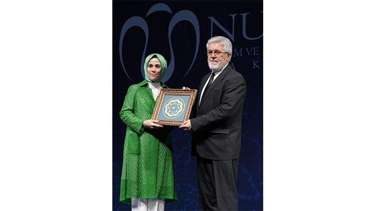 Prof. Dr. Dursun Ali Tökel Konferans Verirken