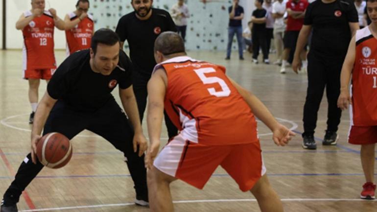 Takım ve Destekçiler