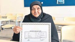 78 Yaşında İmam Hatip Lisesini Bitirip Hafızlık Eğitimi Aldı