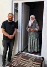 82 Yaşındaki Sebiha Teyze Yeni Evine Kavuştu: ‘Rüyamda Bile Böyle Bir Evi Göremezdim’