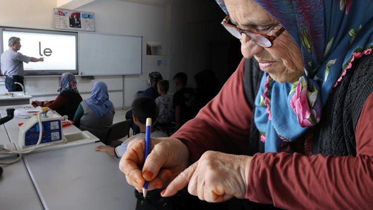 Adanalı Ninelerin Okuma Yazma Azmi