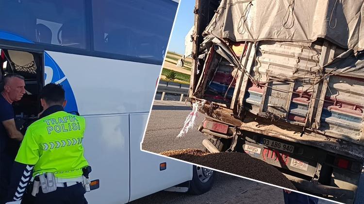 Afyonkarahisar'da Yolcu Otobüsü TIR'a Çarptı: 9 Kişi Yaralandı