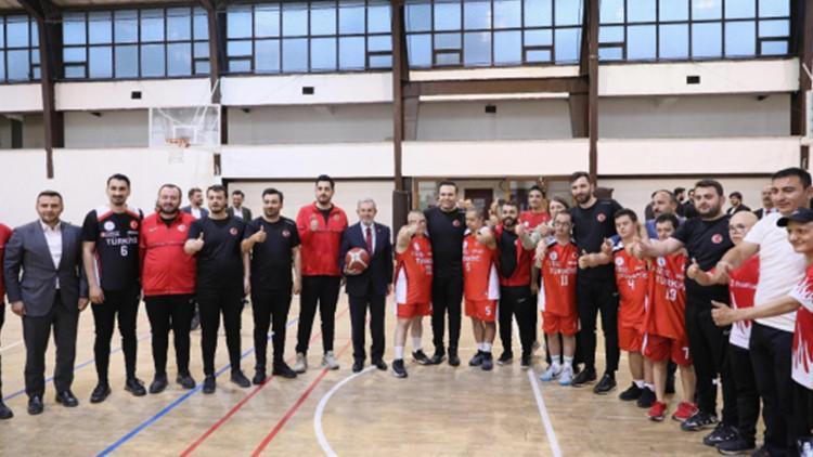 AK Parti Gençlik Kolları ve Down Sendromlular Basketbol Milli Takımı'ndan Önemli Bir Maç