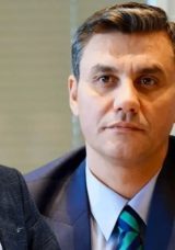 AK Parti’den Ferdi Zeyrek için başsağlığı mesajı