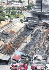 Alevlerin Sardığı Fabrika Küle Döndü