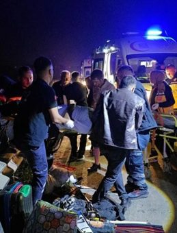 Anadolu Otoyolu'nda Feci Kaza! TIR, Minibüse Çarptı: 7 Yaralı
