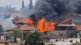 Antalya Kaleiçi'nde Korkutucu Yangın