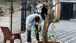 Antalya’da Dehşet Verici Olay! Bahçede Otururken Yorgun Mermiyle Can Verdi