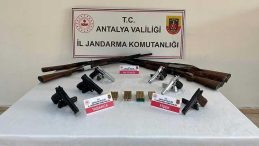 Antalya’da Jandarmadan Kaçak Silah Baskını