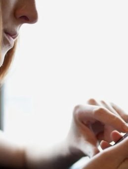 ASMR Nedir? TikTok ve YouTube'da ASMR Ne Anlama Gelir?