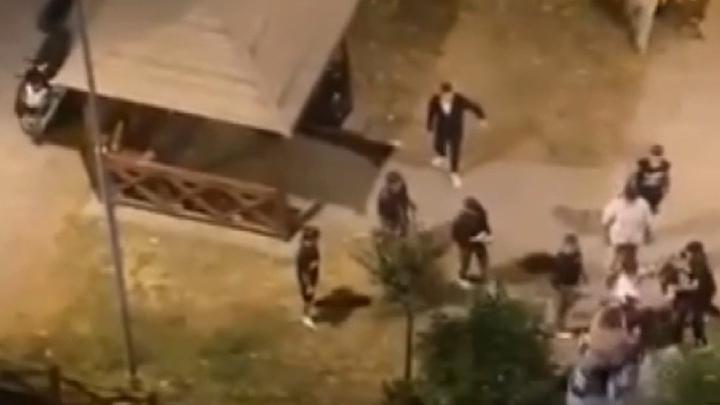 Ataşehir’de İki Grubun Kavgası: Tekme ve Yumruklarla Mücadele