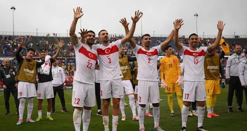 Ay-yıldızlı takımımızla gurur duyuyoruz