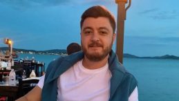 Ayvalık’ta Feci Kaza: İş Adamı ve Siyasetçi Murat Ustalı Hayatını Kaybetti!
