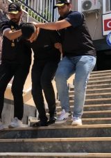 Bagajda Bıraktığı 4 Milyonu Saniyeler İçinde Çaldılar! Milyonluk Soygun Kameralara Yansıdı