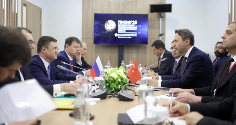 Bakan Bayraktar, Rusya’da Enerjide İşbirliği İmkanlarını Görüştü