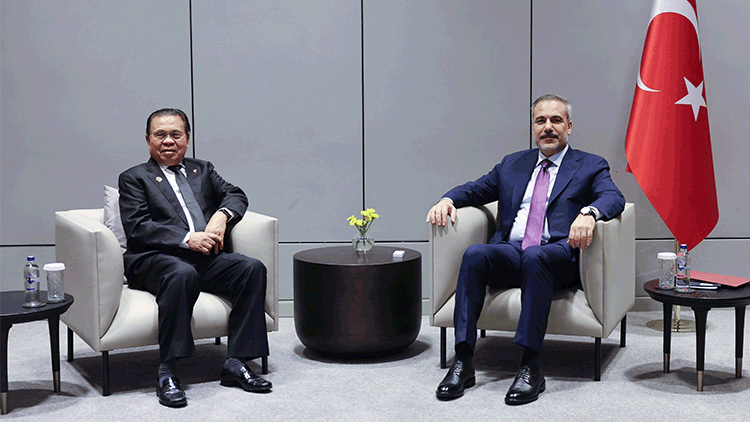 Bakan Fidan, Filipinler Moro İslami Kurtuluş Cephesi Lideri İbrahim’i kabul etti