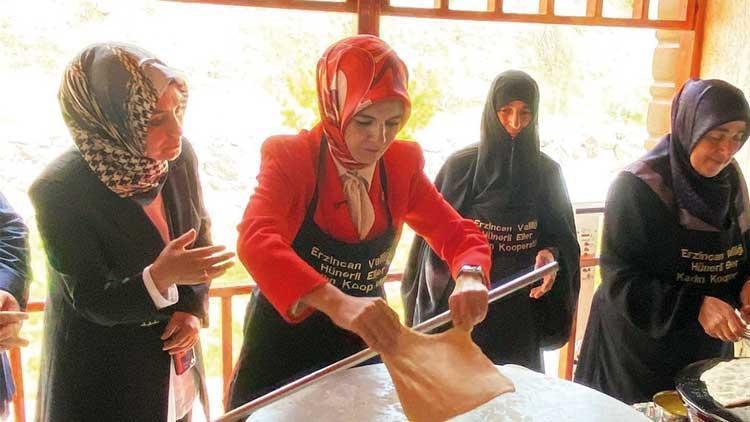 Bakan Göktaş Kadın Kooperatifinde Hamur Açma Deneyimi Yaşadı