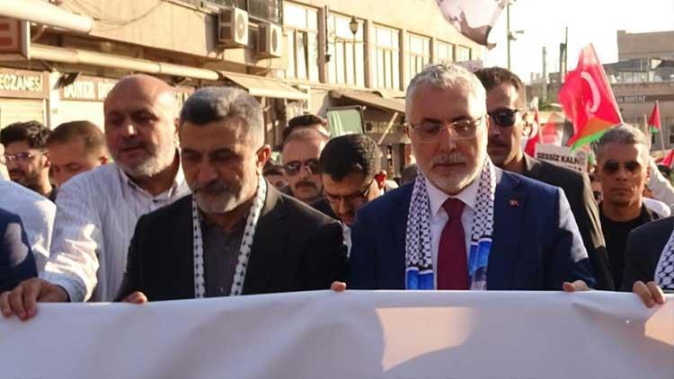 Bakan Işıkhan, Mardin’de Gazze’ye Destek Yürüyüşüne Katıldı