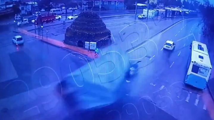 Bakan Yerlikaya Duyurdu: 2024’te Kırmızı Işık İhlali Nedeniyle 137 Kişi Hayatını Kaybetti