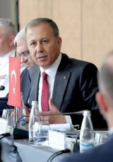 Bakan Yerlikaya: T&uuml;rkiye Artık D&uuml;zensiz G&ouml;&ccedil;&uuml;n Hedefi Değil