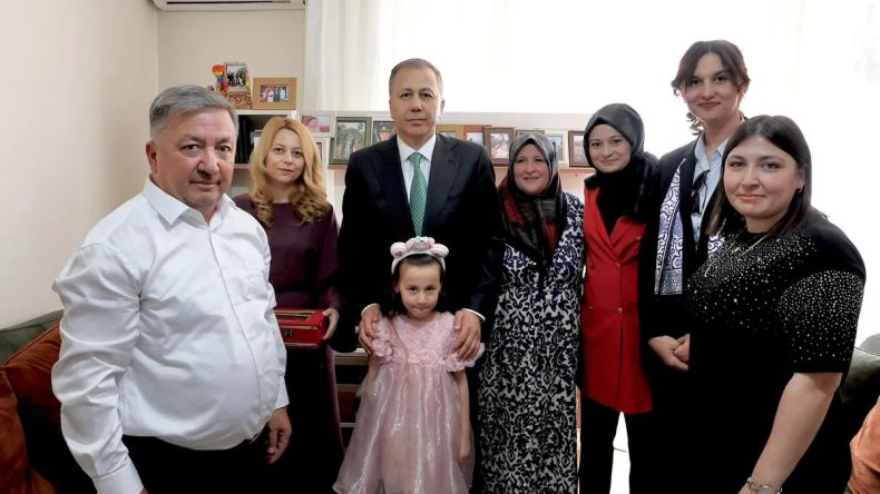Bakan Yerlikaya’dan Şehit Ailesine Ziyaret