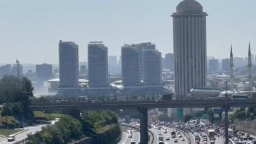 Başakşehir'de AVM Yangını