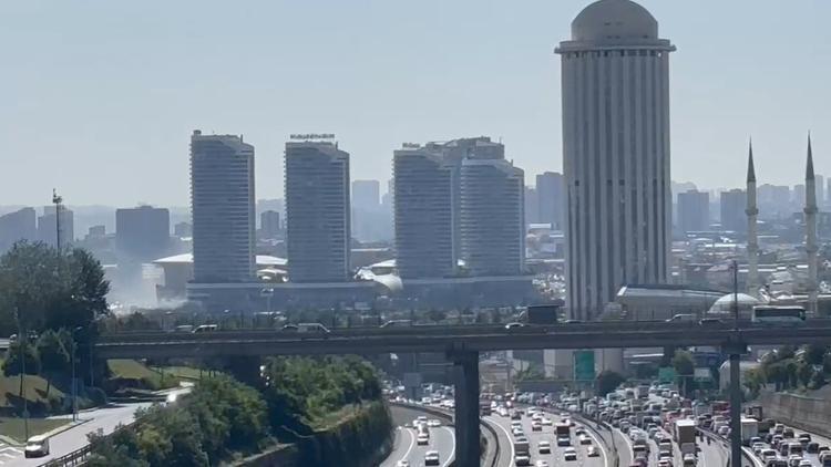 Başakşehir'de AVM Yangını
