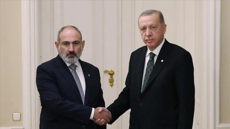 Başkan Erdoğan, Paşinyan ile Bir Araya Geldi