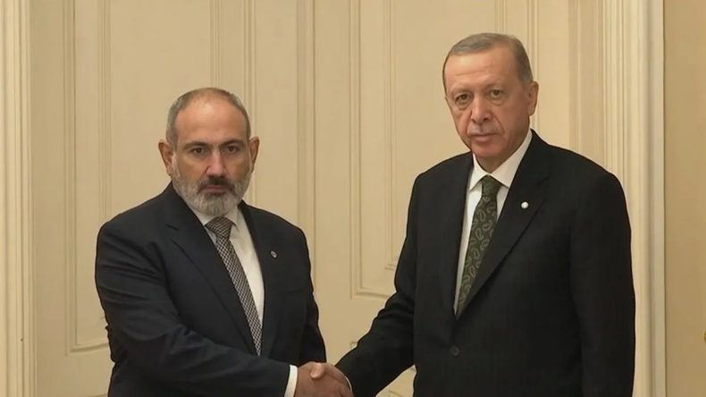Başkan Erdoğan, Paşinyan’ı Ağırladı