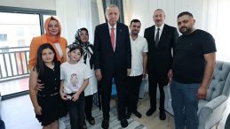 Başkan Erdoğan ve Aliyev’den Depremzede Aileye Sürpriz Ziyaret