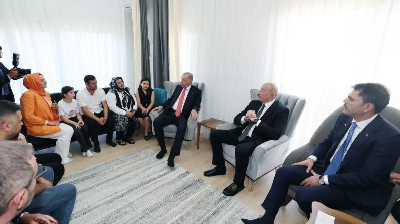 Başkan Erdoğan ve Aliyev’i Ağırlayan Depremzede Leyla Altun: “Harika Bir Duygu”