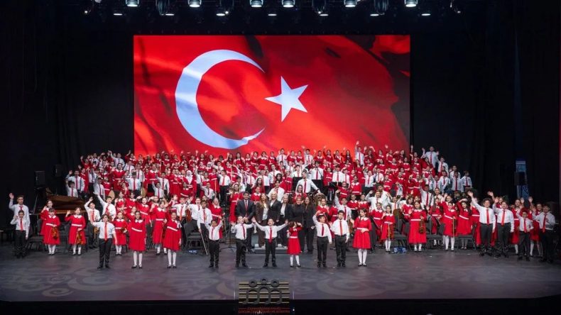 Başkan Erdoğan’ın Yönergesiyle Kuruldu: Cumhurbaşkanlığı Çocuk Orkestrası ve Korosu İstanbullularla Buluşuyor