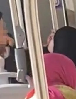 Başörtüsüne Saldıran Kadın Tutuklandı